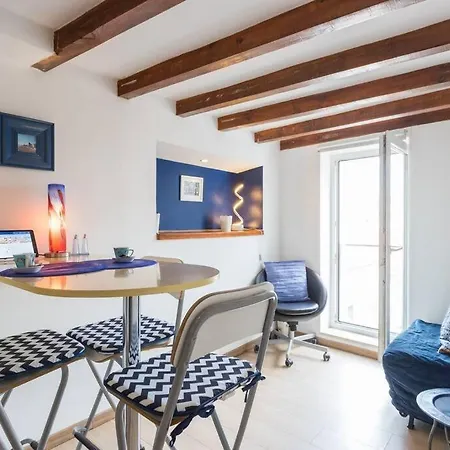 Mouraria 3 - Historic Duplex Lisbon